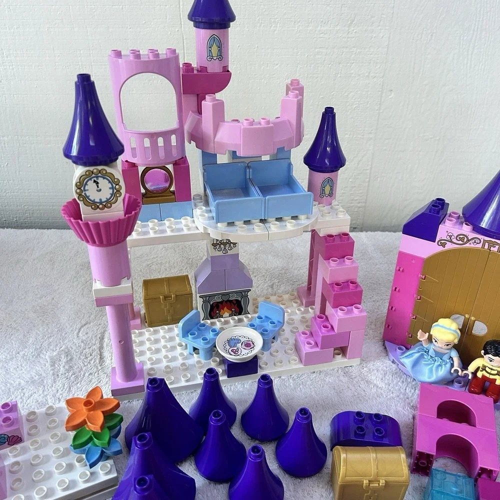 Lego Duplo Sets #6154 Disney Cinderella Castle #10873 Minnie &10595 Sofia READ
